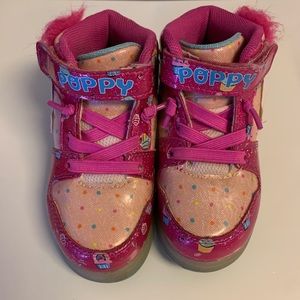 Size 8 Trolls Toddler High top shoes